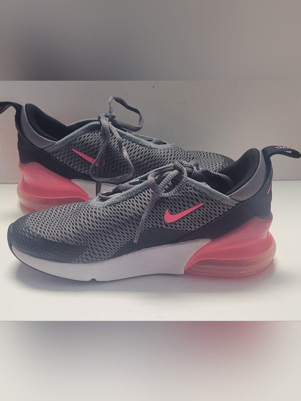 Nike Girl's Air Max 270 - Smoke Gray with Pink Accent